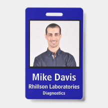 Badge d'identité de l'employé de design vertical b