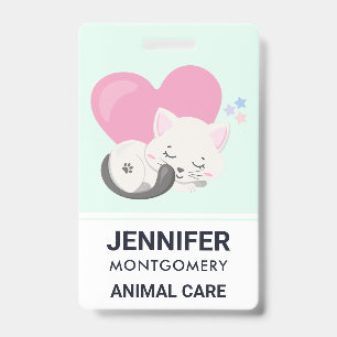 Badge Doux Chat Chaton Endormi avec un Gros Cœur à l'Arr
