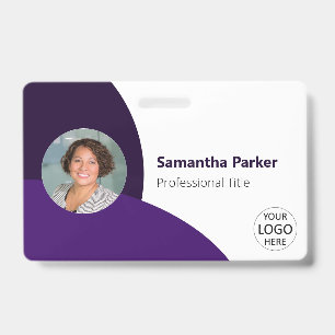 Badge employé violet personnalisé avec photo, logo