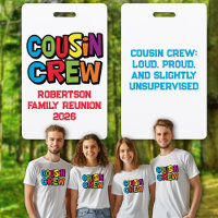 Équipe de cousins colorés et drôles pour une réuni