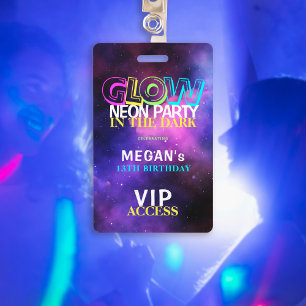 Badge Invitation d'accès VIP à une fête d'anniversaire a