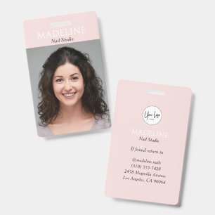 Badge Logo de photographe d'artiste en onglerie rose pou