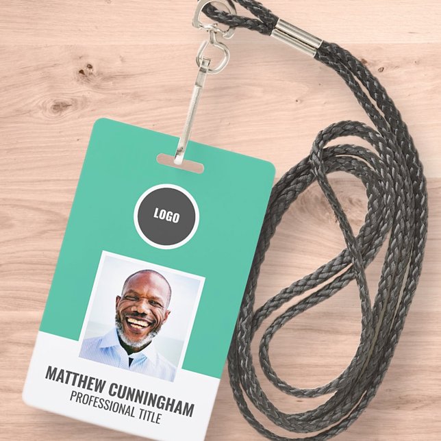 Badge Logo rond couleur moderne Nom de l'employé Code ba (Créateur téléchargé)