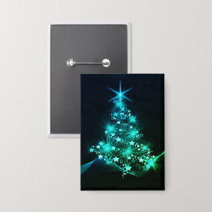 Badge Lueur verte d'étoiles sur le sapin de Noël sombre