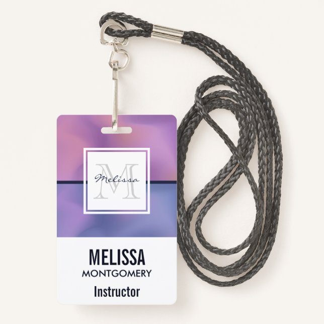 Badge Monogramme Abstrait moderne violet et rose (Devant avec lanière)