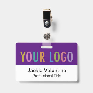 Badge nominatif horizontal en PVC violet avec logo