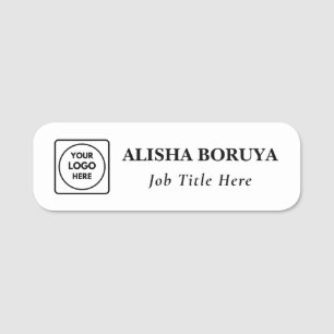 Badge personnalisé avec logo blanc, nom et titre
