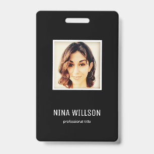 Badge Photo d'identité professionnelle sur fond noir