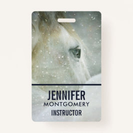 Badge Photo d'un magnifique cheval blanc en hiver