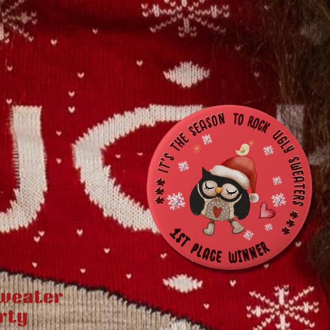 Badge Rond 10 Cm Chouette moche 1er vainqueur Chouette rouge (Ugly Sweater 1st Winner Red Owl Button)