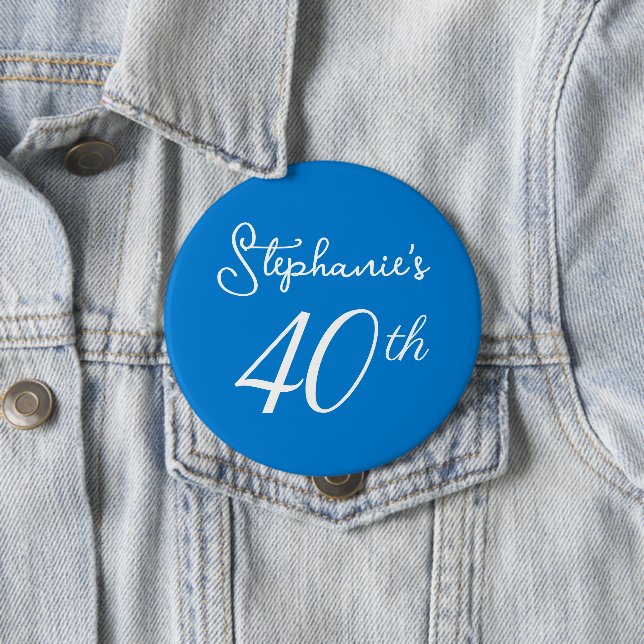 Badge Rond 10 Cm Elégant Monogramme Bleu 40e fête d'anniversaire (En situation)