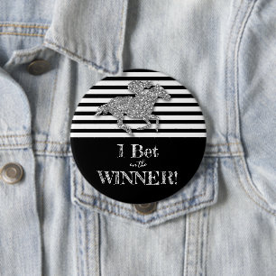 Badge Rond 10 Cm Faux Pailleté Argent Cheval de Course sur Rayures 