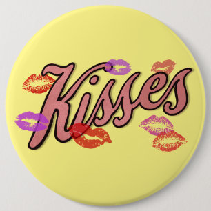 BADGE ROND 15,2 CM BAISERS SUR LES LÈVRES 