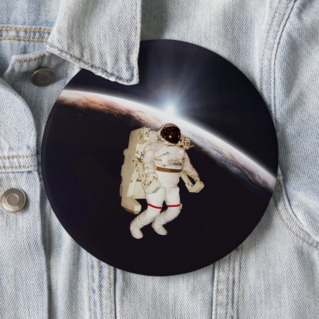 Badge Rond 15,2 Cm Bouton Soleil Jupiter (En situation)