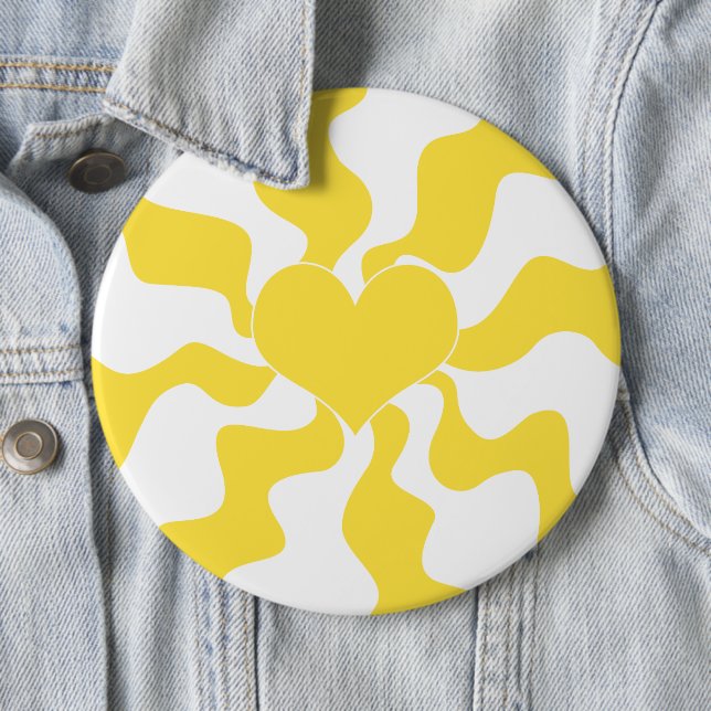 Badge Rond 15,2 Cm Coeur - Citron jaune et blanc (En situation)