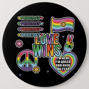 Badge Rond 15,2 Cm Jour de la fierté. L'amour gagne. Je suis queer et