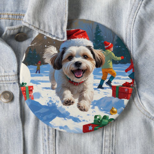 Badge Rond 15,2 Cm Malti Tzu courant dans la neige avec un chapeau de