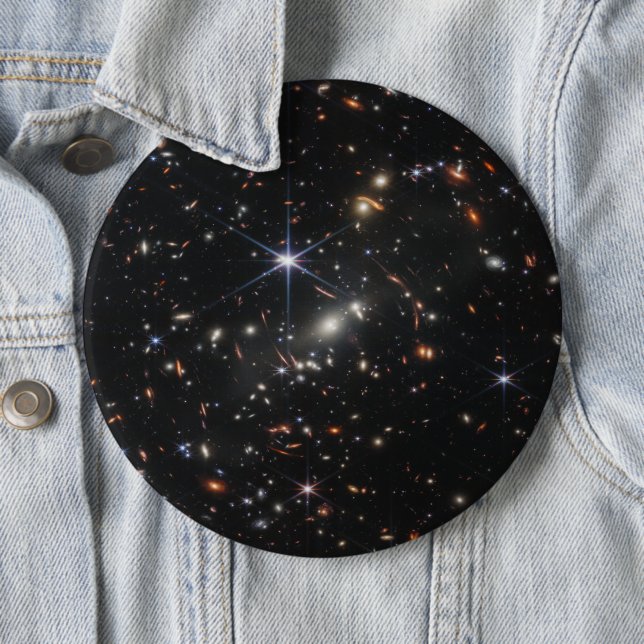 Badge Rond 15,2 Cm Première vue profonde de l'univers de Webb (En situation)