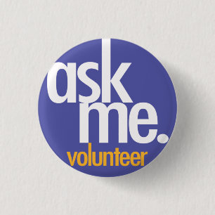 Badge Rond 2,50 Cm Demande-moi. Bouton Violet volontaire