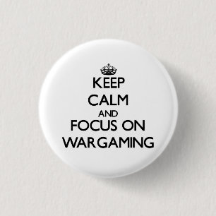 Badge Rond 2,50 Cm Gardez le calme et le foyer sur le jeu de guerre
