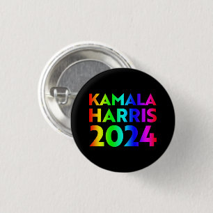 Badge Rond 2,50 Cm Kamala Harris 2024 - typographie arc-en-ciel noir