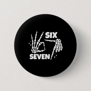 Badge Rond 5 Cm 6 7 Mème Drôle de Squelette Mains Halloween Couple