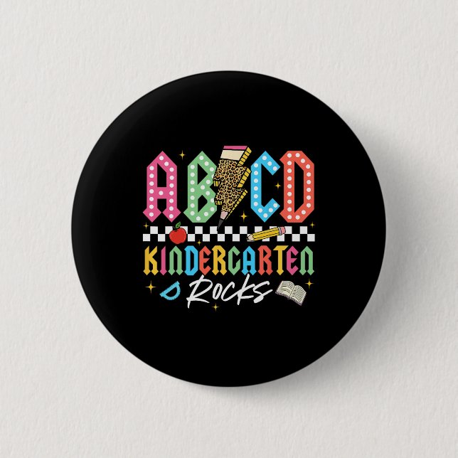 Badge Rond 5 Cm Abcd Kindergarten Rocks Pencil Lightning Teachers  (Devant)