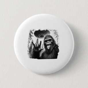 Badge Rond 5 Cm Bigfoot et Ufo Bigfoot Rock On - Randonnée et Camp