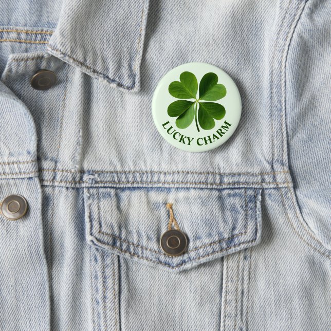 Badge Rond 5 Cm Bouton de fermeture à quatre feuilles (En situation)