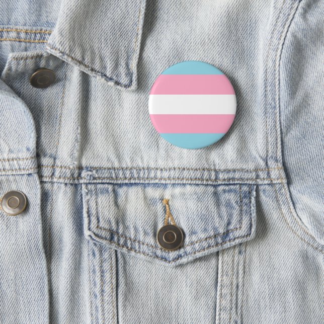 Badge Rond 5 Cm Bouton "Drapeau transgenre" (En situation)