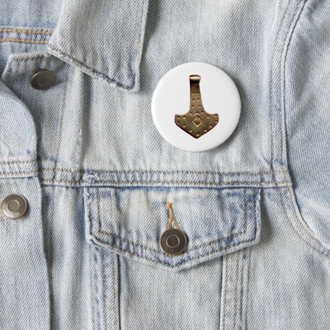 Badge Rond 5 Cm Bouton rond blanc marteau Gold Thor (En situation)