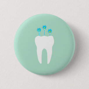 Badge Rond 5 Cm Célébration d'une dent aux bougies
