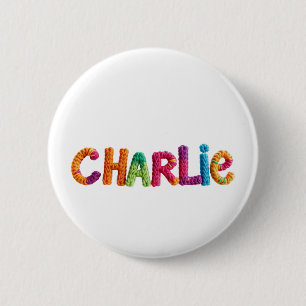 Badge Rond 5 Cm CHARLIE Nom dans le Motif Crochet Vibrant