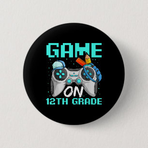 Badge Rond 5 Cm Chemises de douzième année Game On, dos de garçon
