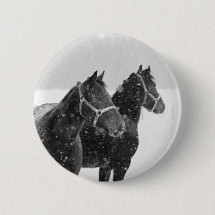Badge Rond 5 Cm Chevaux en chute de neige