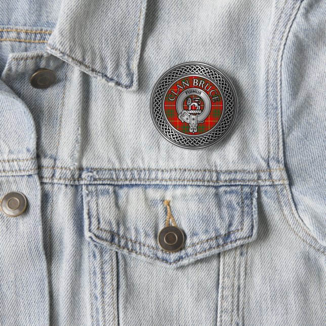 Badge Rond 5 Cm Clan Bruce Crest & Tartan Knot (En situation)