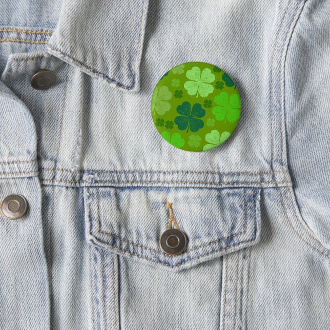 Badge Rond 5 Cm Clovers verts, Lucky Clovers, Saint Patrick's Day (En situation)