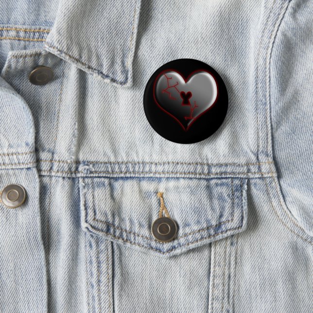 Badge Rond 5 Cm Coeur brisé (En situation)