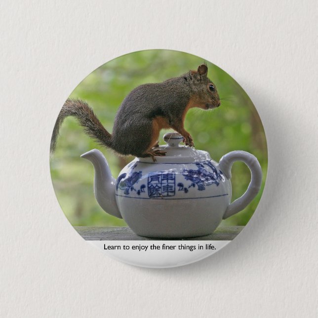 Badge Rond 5 Cm Écureuil se reposant sur une théière (Devant)