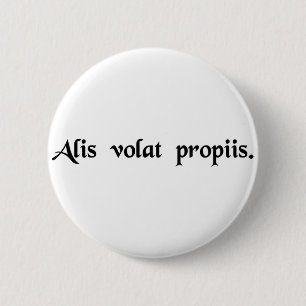Badge Rond 5 Cm Elle vole avec ses propres ailes