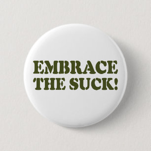 BADGE ROND 5 CM EMBRASSEZ LE SUCK !