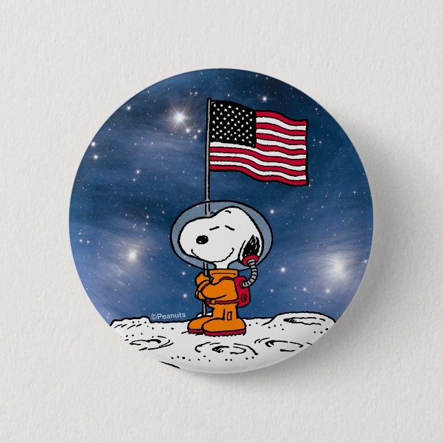 Badge Rond 5 Cm ESPACE | Snoopy avec astronaute du drapeau (Devant)