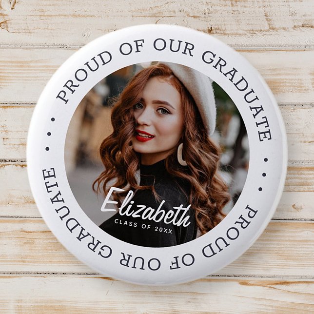 Badge Rond 5 Cm Fière de notre Graduate 20XX Simple Graduation Pho (Créateur téléchargé)
