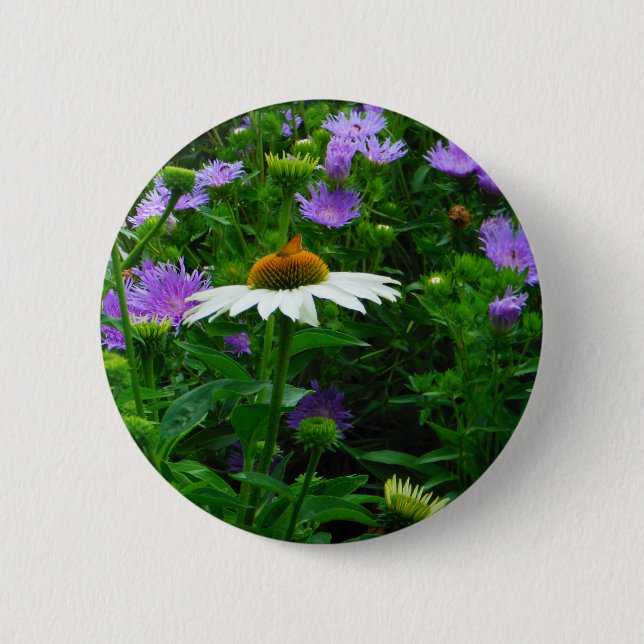 Badge Rond 5 Cm Fleur de cône blanc, fleurs pourpres et papillon (Devant)