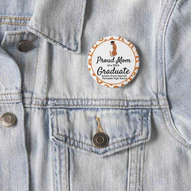 Badge Rond 5 Cm Graduation Fier Maman Empreinte de léopard (En situation)