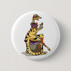 Badge Rond 5 Cm Illustration D'Un Iguanodon Qui Polit Ses Ongles.