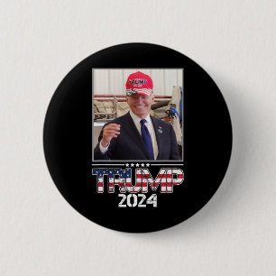 Badge Rond 5 Cm Joe Biden portant un chapeau Trump Élection drôle