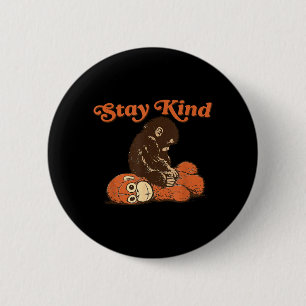 Badge Rond 5 Cm Jouet en peluche bébé singe punch stay kind mignon