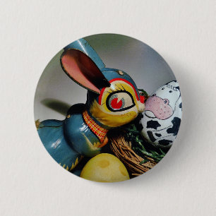 Badge Rond 5 Cm Jouet lapin et oeuf de vache