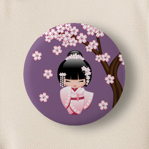Badge Rond 5 Cm Kokeshi Doll en kimono rose sur fond violet